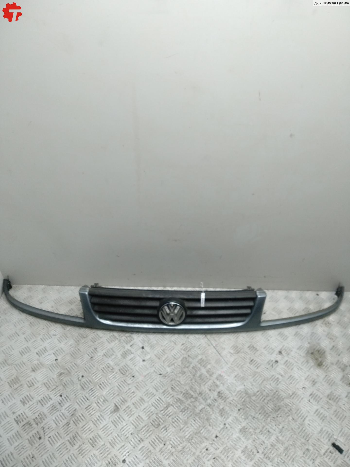 Решетка радиатора (капота) - Volkswagen Passat 4 (1994-1996)